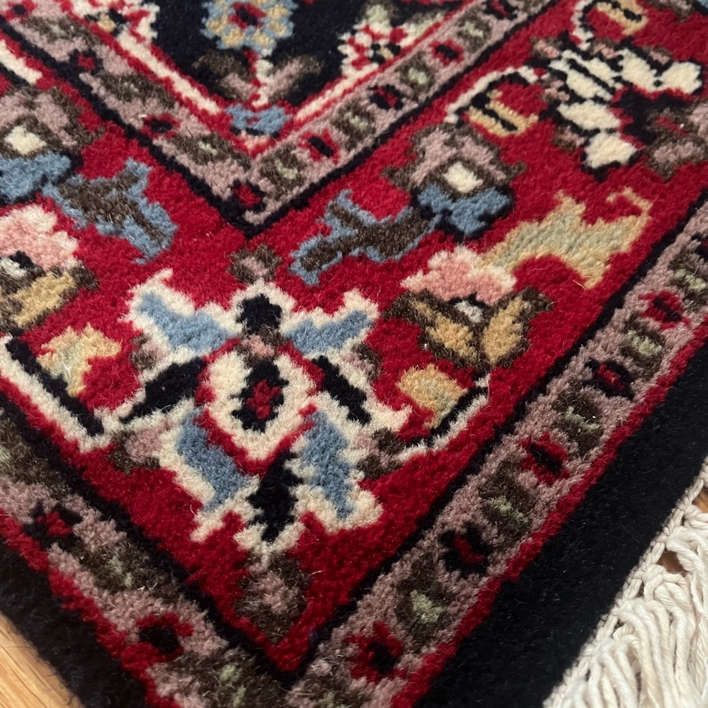 Hand Knotted Wool Rug 3x5 - Picture 4 of 8